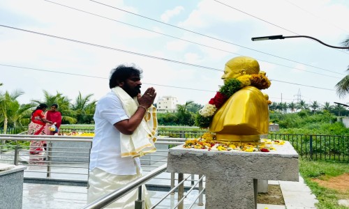 “కన్నవారు దూరమైనా.. వారి ఆశీస్సులు శాశ్వతం!”తల్లిదండ్రుల ఆశీస్సులే కొండంత బలం!